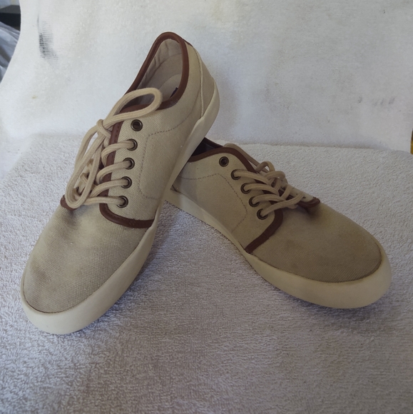 Polo by Ralph Lauren men\'s canvas shoes Size 7